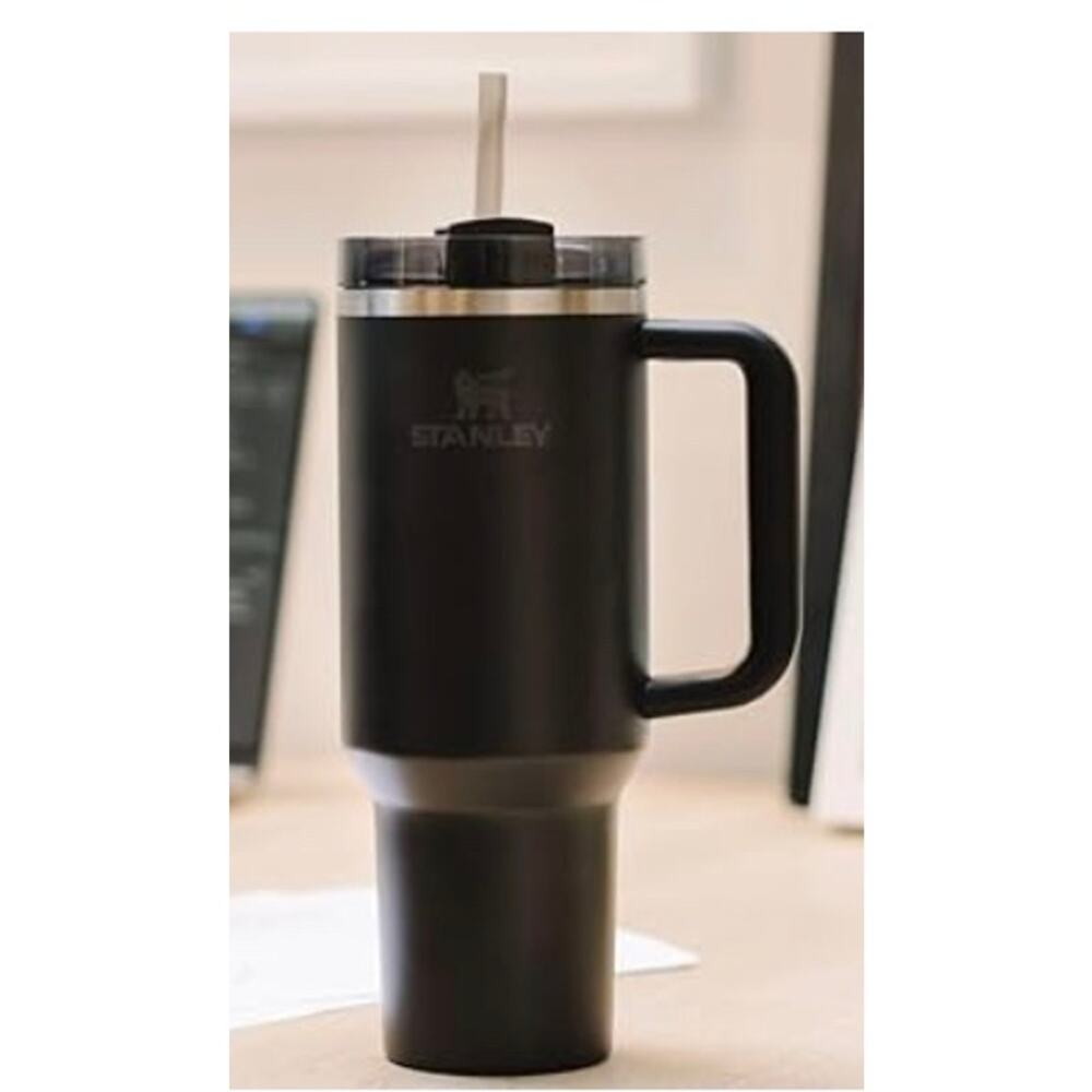 STANLEY Quencher H2.0 Tumbler with Handle 30 oz Color Ponderosa (56)NWT